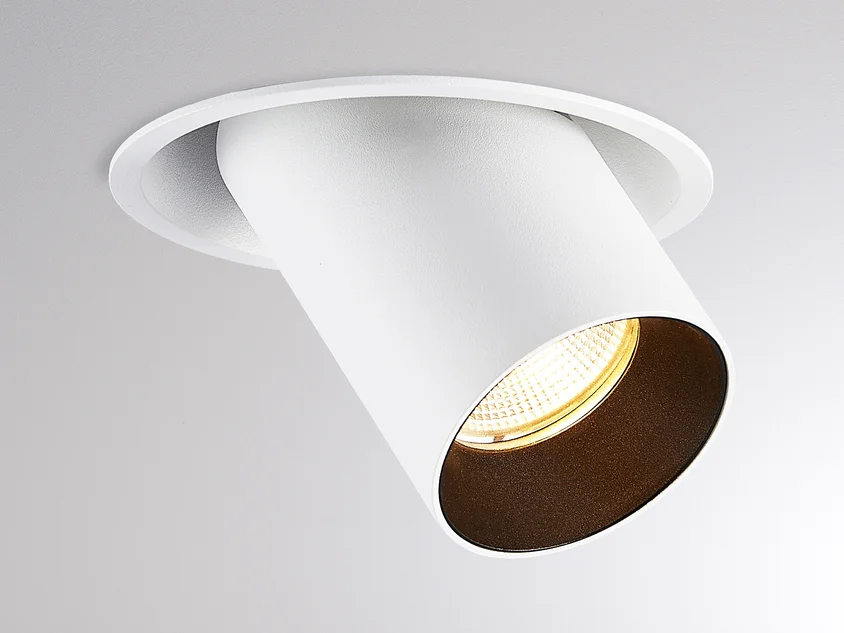 ELiX von Molto Luce