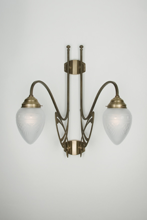 Berliner Messinglampenโคมไฟติดผนัง Monbijou แบบ 2 หลอด