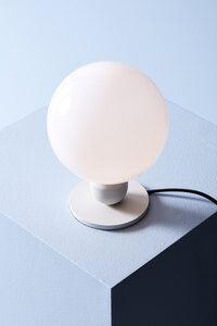 Atom โคมไฟตั้งโต๊ะ von Belid Leuchten